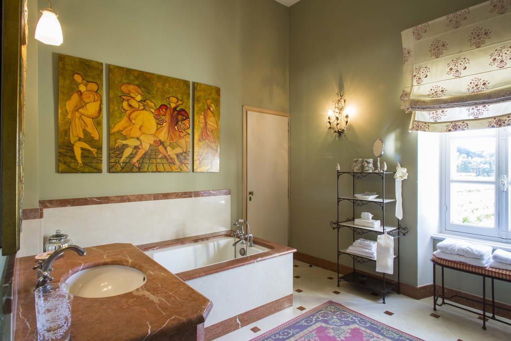 Bed & Breakfast Chateau Talaud *